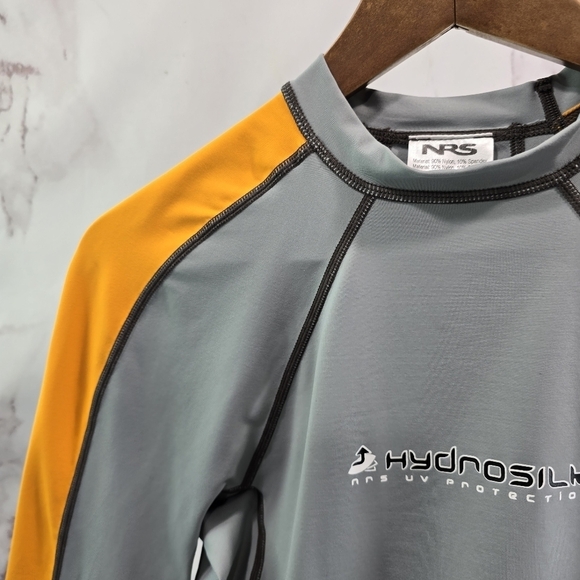 NRS Hydrosilk LS Mens Medium Gray Yellow Rash Guard Swim Long Sleeve Top Shirt - Picture 2 of 11